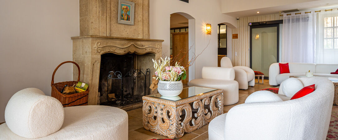 Le Palais D'Aglaé ★★★★ - Vue panoramique étoilée sur le Luberon et les Alpilles. - Gordes, France