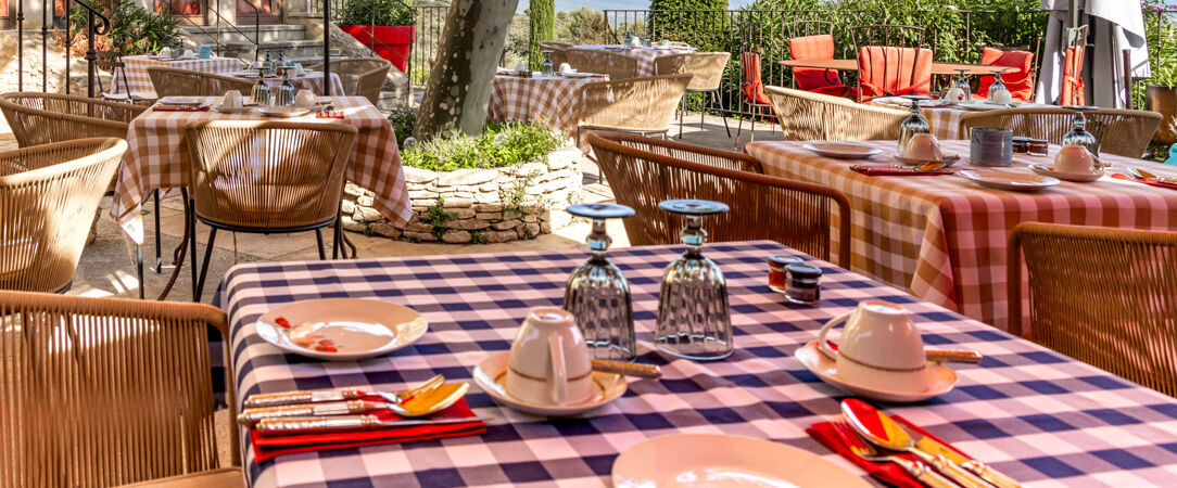 Le Palais D'Aglaé ★★★★ - Vue panoramique étoilée sur le Luberon et les Alpilles. - Gordes, France