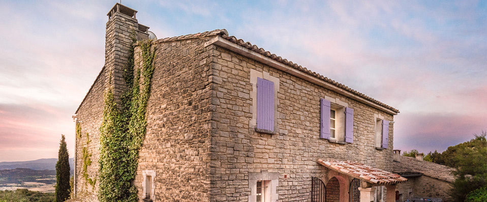Le Palais D'Aglaé ★★★★ - Vue panoramique étoilée sur le Luberon et les Alpilles. - Gordes, France