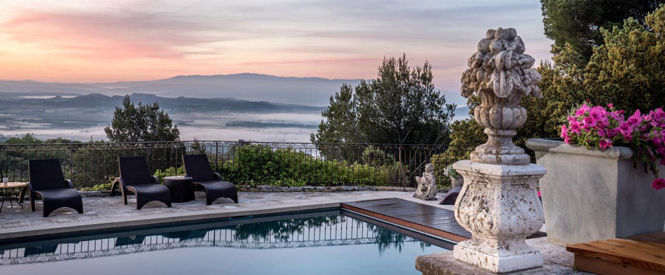 Le Palais D'Aglaé ★★★★ - Vue panoramique étoilée sur le Luberon et les Alpilles. - Gordes, France