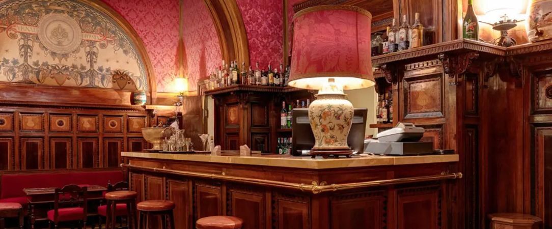 Grand Hotel Plaza ★★★★★ - Un palais romain chargé d’Histoire, entre faste aristocratique et élégance intemporelle au cœur de la Ville Éternelle. - Rome, Italie