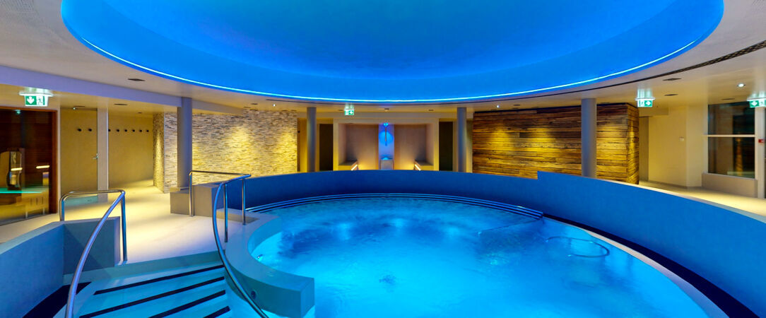 Hôtel des Bains de Saillon ★★★★ - Un refuge thermal au cœur du Valais, où l’eau chaude dialogue avec les sommets alpins. - Saillon, Suisse