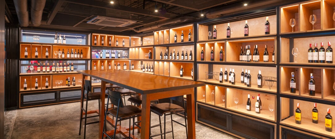 Radisson RED Phuket Patong Beach ★★★★★ - Expérience balnéaire en Thaïlande, entre luxe et design. - Phuket, Thaïlande