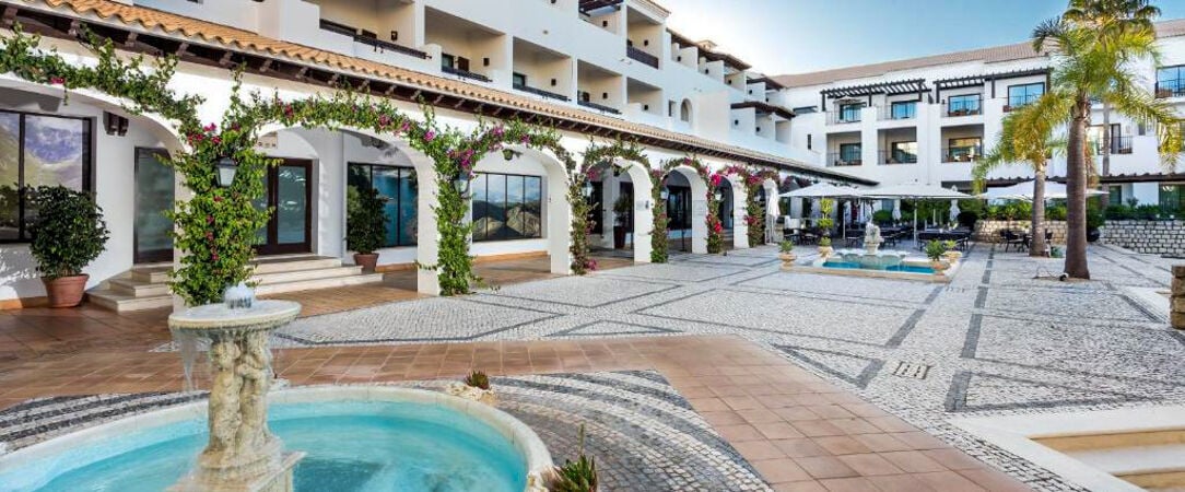 Pine Cliffs Suites ★★★★★ - Une adresse élégante et très confortable en Algarve, suspendue entre falaises ocre, pinède et Atlantique. - Albufeira, Portugal