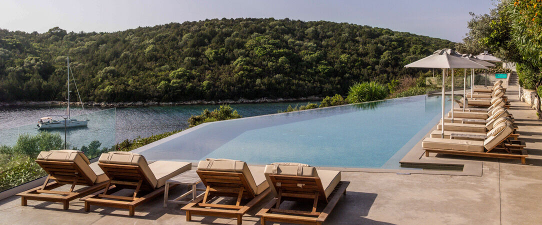 Mövenpick Resort Agios Nikolaos Sivota ★★★★★ - Un élégant boutique-resort sous le soleil grec, posé au-dessus d’une baie turquoise en Épire signé Mövenpick. - Sivota, Greece