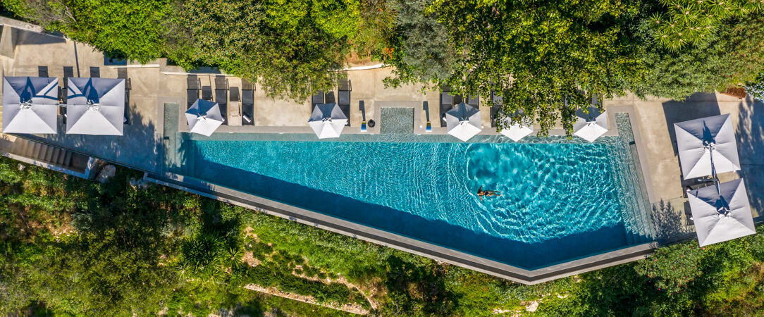 Mövenpick Resort Agios Nikolaos Sivota ★★★★★ - Un élégant boutique-resort sous le soleil grec, posé au-dessus d’une baie turquoise en Épire, signé Mövenpick. - Épire, Grèce