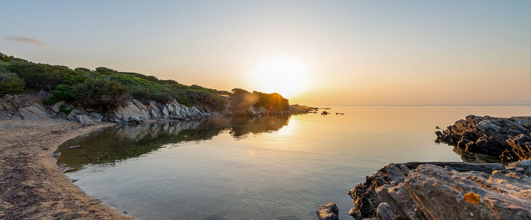 Cala Lupo Resort ★★★★ - Une adresse sous le soleil de Sardaigne tournée vers la mer, entre criques sauvages et horizon infini. - Sardinia, Italy