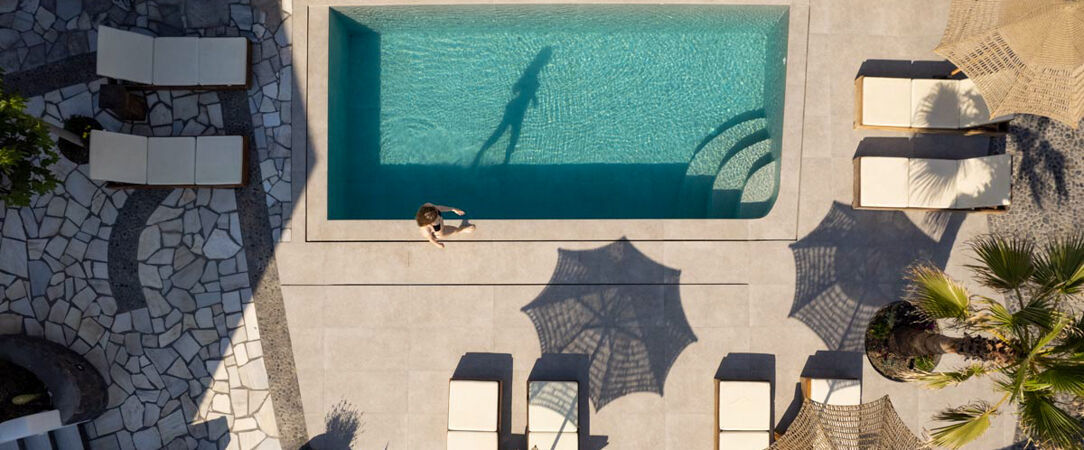 Santa Mar ECO Suites - Une adresse confidentielle à Santorin, entre élégance naturelle et douceur méditerranéenne. - Santorin, Grèce