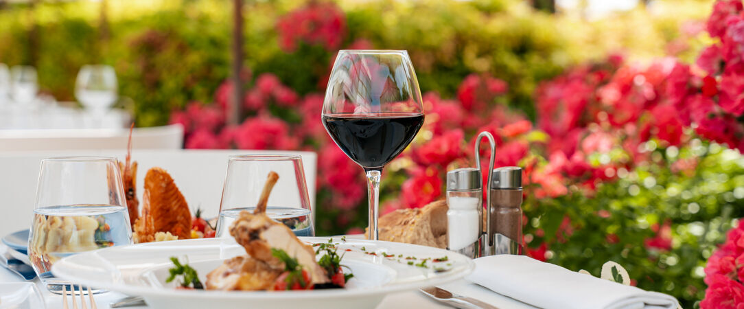 Westotel Nantes Atlantique ★★★★ - À proximité de l’aéroport et du centre de Nantes, une adresse contemporaine pensée pour conjuguer confort, espace et sérénité. - Nantes, France