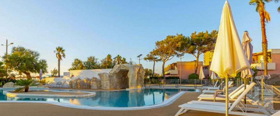 Kaliopé Hôtel & Résidences ★★★★ - Une résidence de bord de mer au Lavandou, entre plage de sable fin, piscine lagon et douceur provençale - Le Lavandou, France