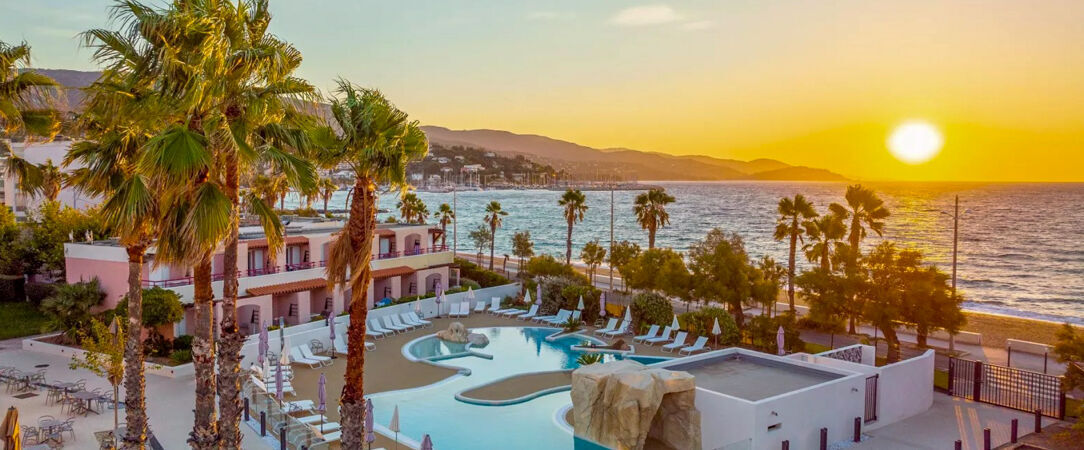 Kaliopé Hôtel & Résidences ★★★★ - Une résidence de bord de mer au Lavandou, entre plage de sable fin, piscine lagon et douceur provençale - Le Lavandou, France