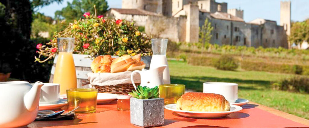 Logis L'Auberge de Larressingle - Une escale de charme en Gascogne, au cœur de la plus petite cité fortifiée de France. - Occitanie, France
