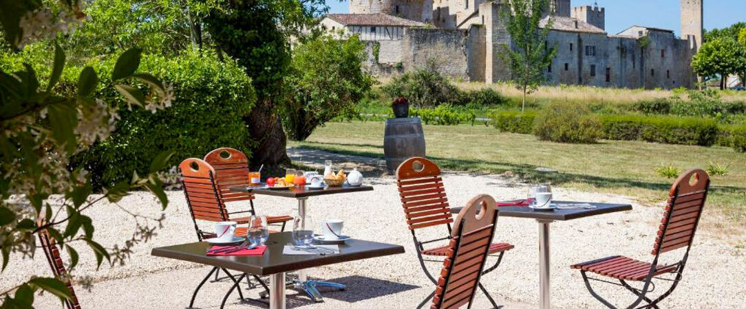 Logis L'Auberge de Larressingle - Une escale de charme en Gascogne, au cœur de la plus petite cité fortifiée de France. - Occitanie, France