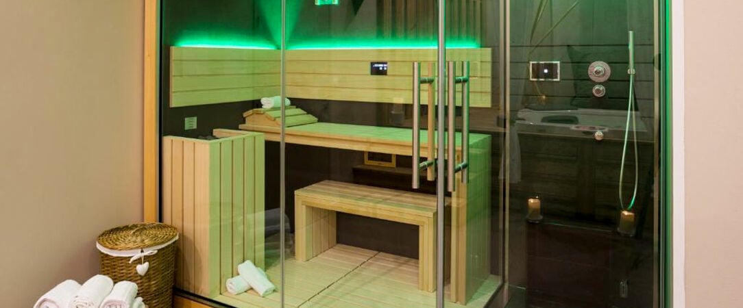 Logis L'Auberge de Larressingle - Une escale de charme en Gascogne, au cœur de la plus petite cité fortifiée de France. - Gers, France