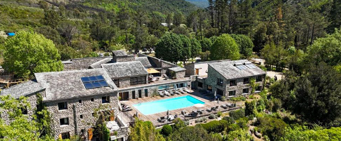 Hôtel E Caselle ★★★★ - Un hôtel de famille ancré dans la Corse profonde, entre plages de rivière, nature intacte et art contemporain. - Corse, France