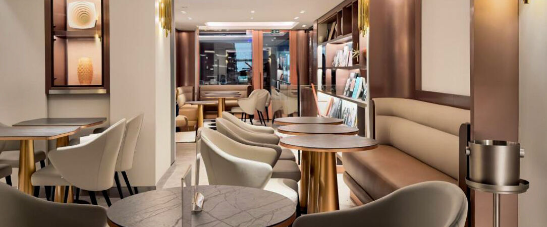 Perpetual Elysée Montaigne ★★★★ - Une adresse intime et raffinée au cœur du 8e arrondissement de Paris. - Paris, France