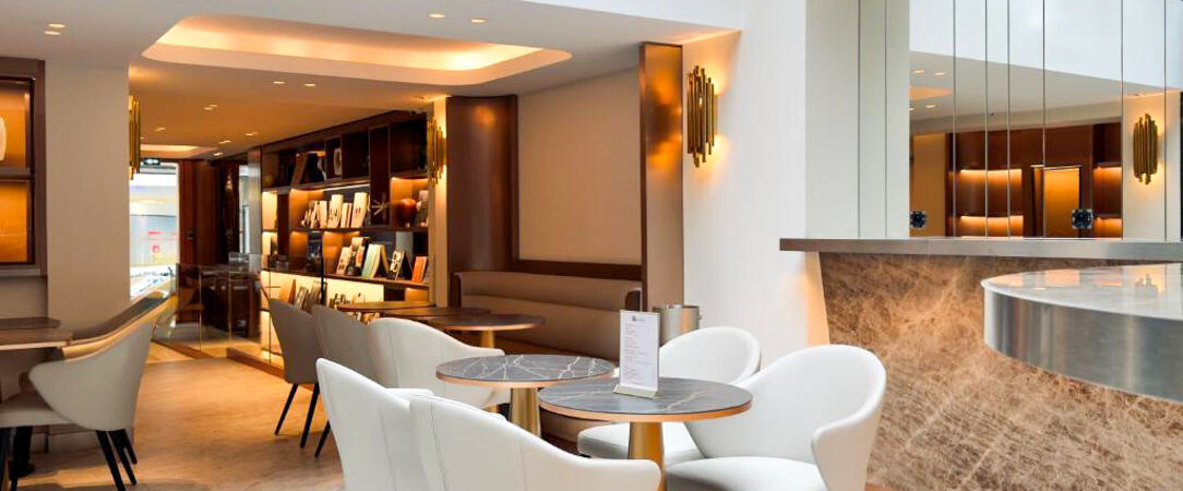 Hôtel Perpetual Elysée Montaigne ★★★★ - Une adresse intime et raffinée au cœur du 8e arrondissement de Paris. - Paris, France
