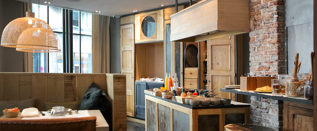 Hidden Hotel ★★★★ - Trésor caché, cocooning exquis, expérience rare à proimité de l’Arc de Triomphe. - Paris, France