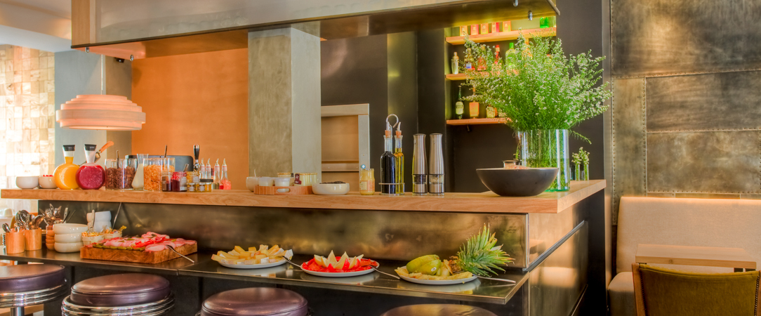 Hidden Hotel ★★★★ - Trésor caché, cocooning exquis, expérience rare à proximité de l’Arc de Triomphe. - Paris, France