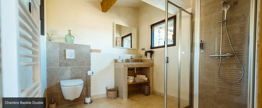 Domaine de la Font des Pères - Chambres avec vue sur les vignes dans le sud de la France. - Var, France