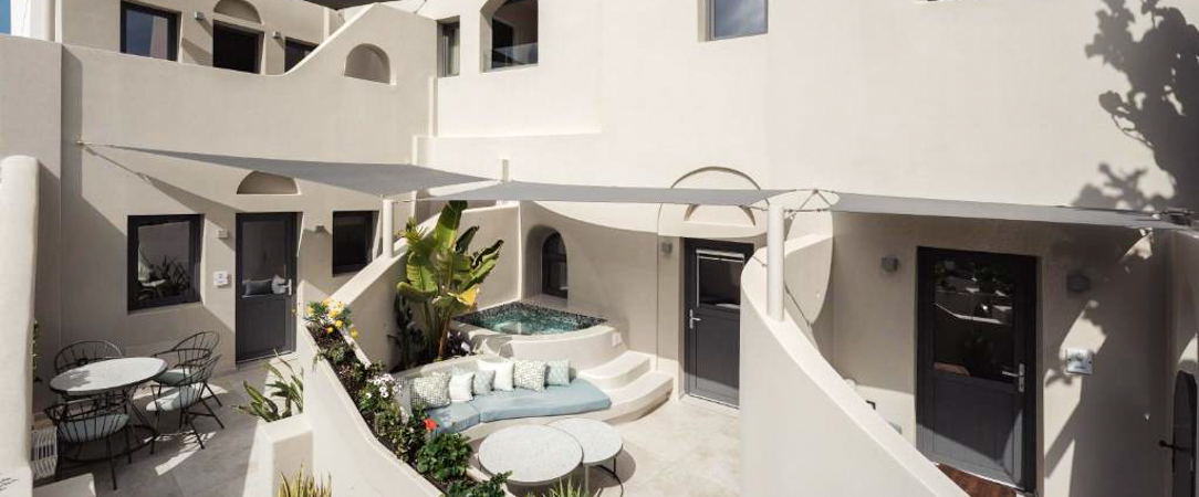 Galaria Serenity Suites - Havre de luxe et d’élégance au charme blanc des Cyclades sur l’île de Santorin. - Santorini, Greece