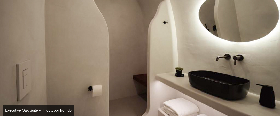 Galaria Serenity Suites - Havre de luxe et d’élégance au charme blanc des Cyclades sur l’île de Santorin. - Santorini, Greece