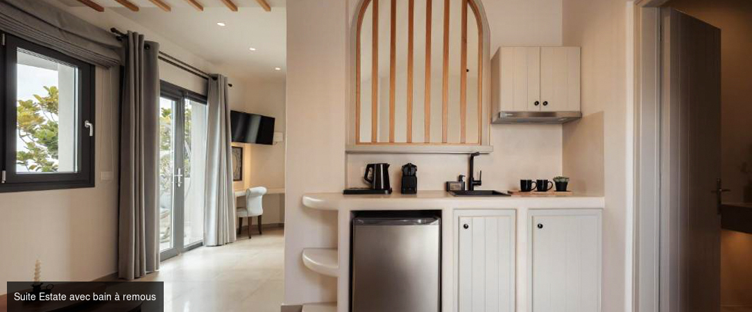 Galaria Serenity Suites - Havre de luxe et d’élégance au charme blanc des Cyclades sur l’île de Santorin. - Santorin, Grèce