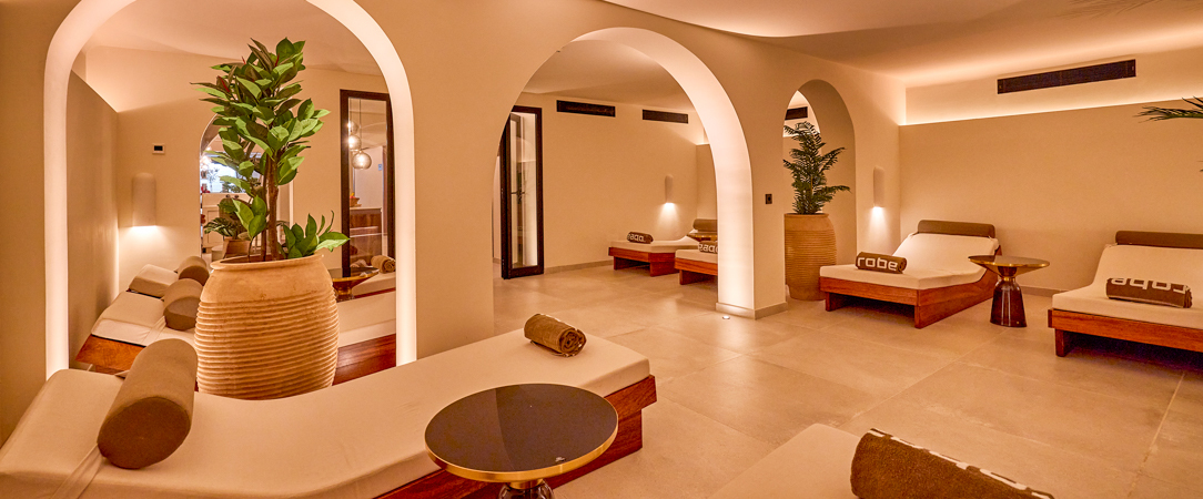 Purobeach Resort Santa Ponsa ★★★★★ - Une parenthèse méditerranéenne à Majorque, entre beach club, lumière et douceur insulaire. - Majorque, Espagne