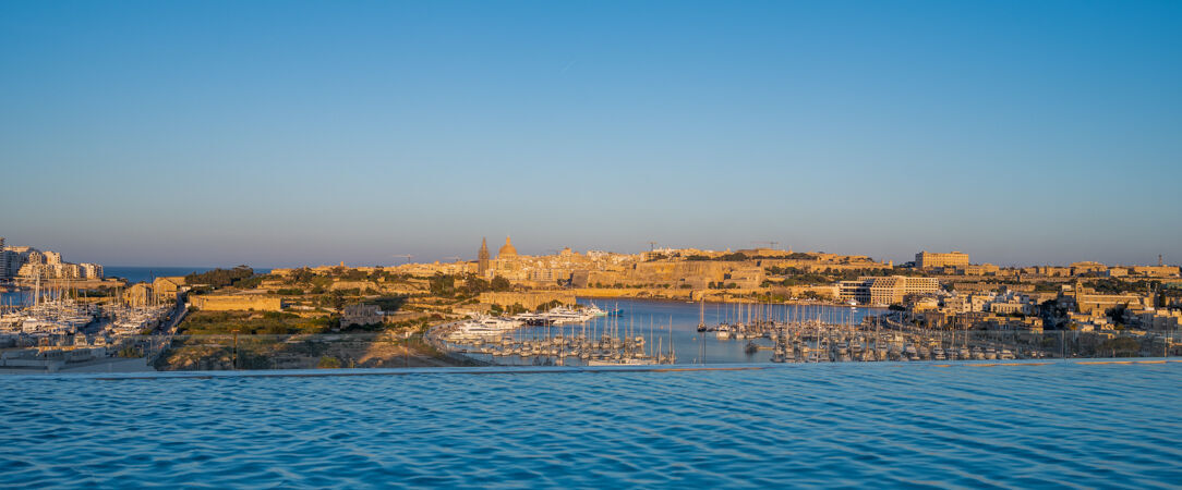 Grands Suites Hotel Residences & Spa ★★★★ - Un hôtel-résidence moderne au cœur de Malte avec une vue sur les toits de La Valette. - Gzira, Malta