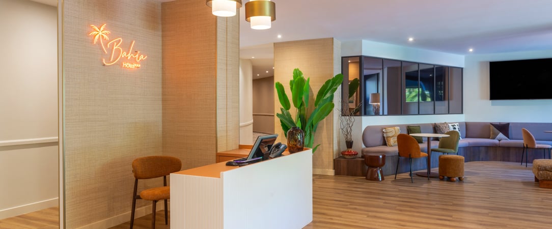 Hôtel Bahia - Un hôtel au bord de la mer au cœur d’un parc boisé entre Nice et Antibes, avec piscine et accès direct à la plage. - Côte d'Azur, France