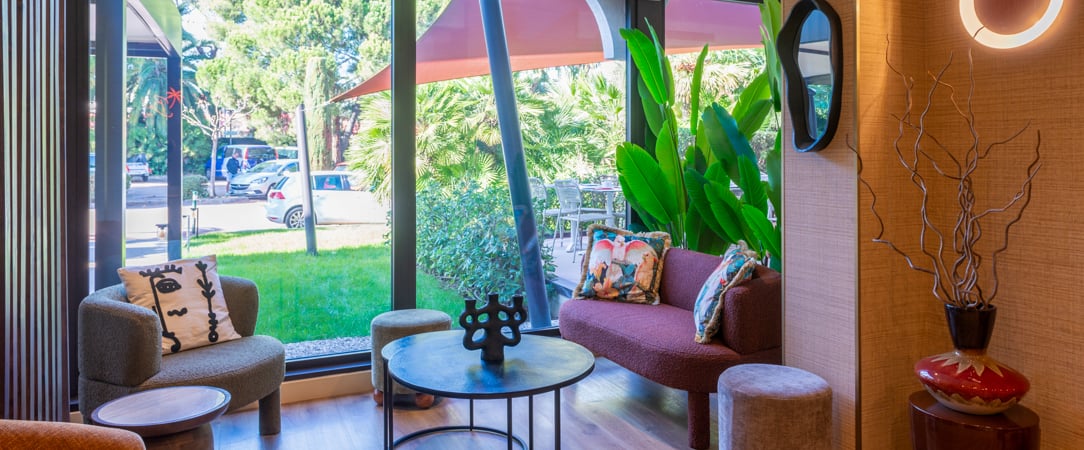 Hôtel Bahia - Un hôtel au bord de la mer au cœur d’un parc boisé entre Nice et Antibes, avec piscine et accès direct à la plage. - Côte d'Azur, France