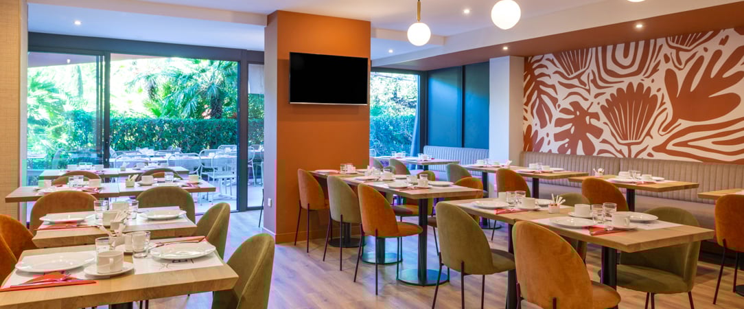 Hôtel Bahia - Un hôtel au bord de la mer au cœur d’un parc boisé entre Nice et Antibes, avec piscine et accès direct à la plage. - Côte d'Azur, France