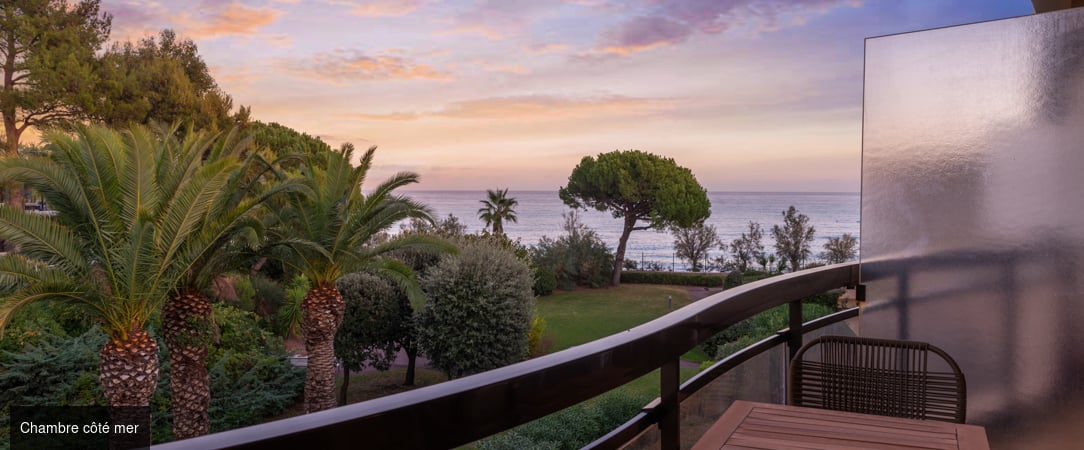 Hôtel Bahia - Un hôtel au bord de la mer au cœur d’un parc boisé entre Nice et Antibes, avec piscine et accès direct à la plage. - Côte d'Azur, France