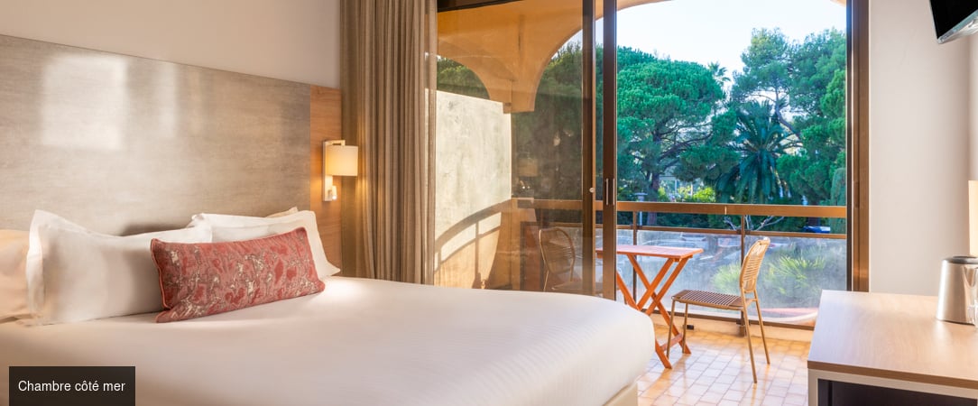 Hôtel Bahia - Un hôtel au bord de la mer au cœur d’un parc boisé entre Nice et Antibes, avec piscine et accès direct à la plage. - Côte d'Azur, France