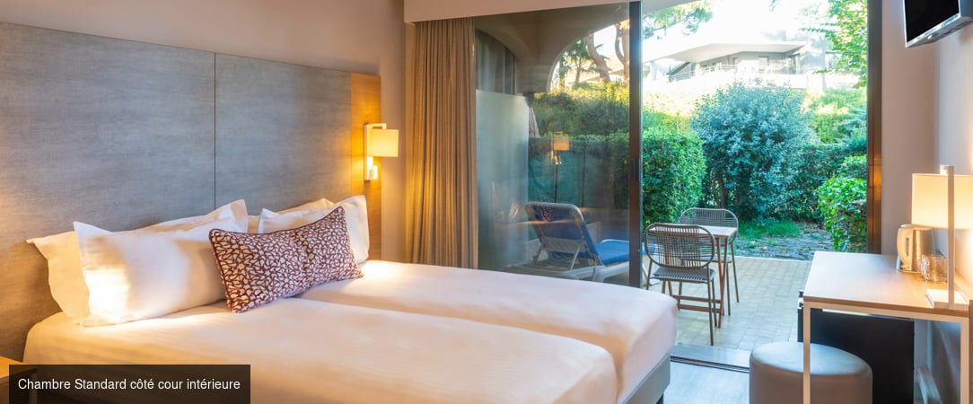 Hôtel Bahia - Un hôtel au bord de la mer au cœur d’un parc boisé entre Nice et Antibes, avec piscine et accès direct à la plage. - Côte d'Azur, France