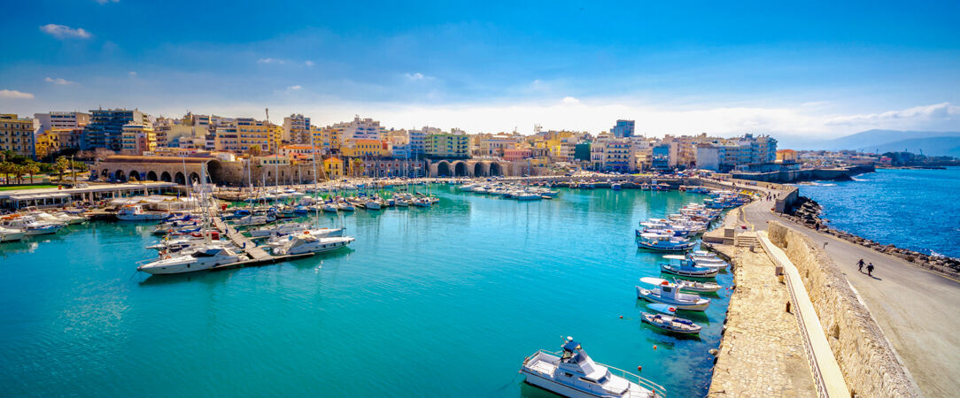 Enorme Infinity Beach ★★★★ - Adults Only - Plage, piscine & soirées sous les étoiles dans un hôtel adults only contemporain en bord de mer crétois. - Crete, Greece