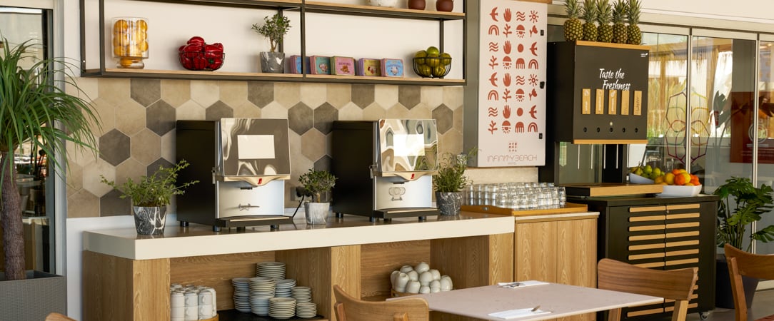 Enorme Infinity Beach ★★★★ - Adults Only - Plage, piscine & soirées sous les étoiles dans un hôtel Adults Only contemporain en bord de mer crétois. - Crète, Grèce