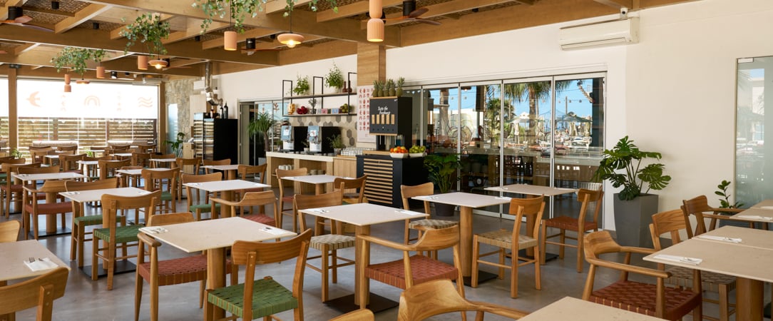 Enorme Infinity Beach ★★★★ - Adults Only - Plage, piscine & soirées sous les étoiles dans un hôtel Adults Only contemporain en bord de mer crétois. - Crète, Grèce