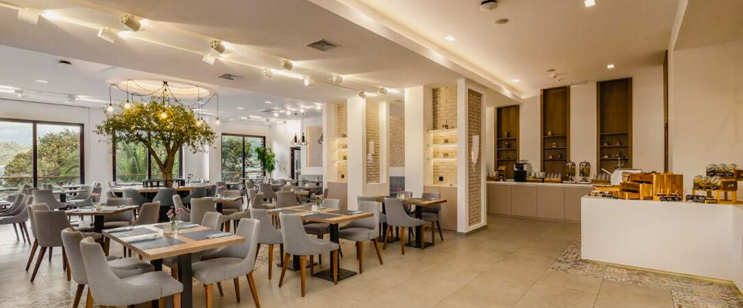 Radisson Resort Ruza Vjetrova ★★★★ - Un refuge panoramique suspendu au-dessus de l’Adriatique. - Dobra Voda, Montenegro