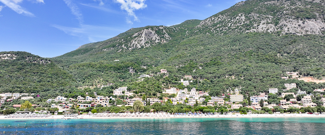 Ionian Crown Suites in Barbati - L’esprit authentique de Corfou entre oliveraies séculaires, plage préservée et art de vivre méditerranéen. - Corfou, Grèce