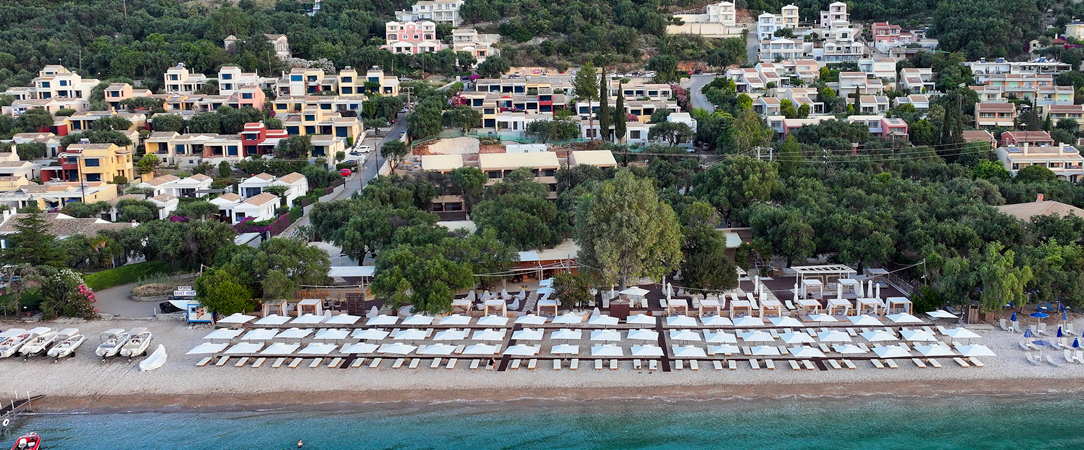 Ionian Crown Suites in Barbati - L’esprit authentique de Corfou entre oliveraies séculaires, plage préservée et art de vivre méditerranéen. - Corfou, Grèce