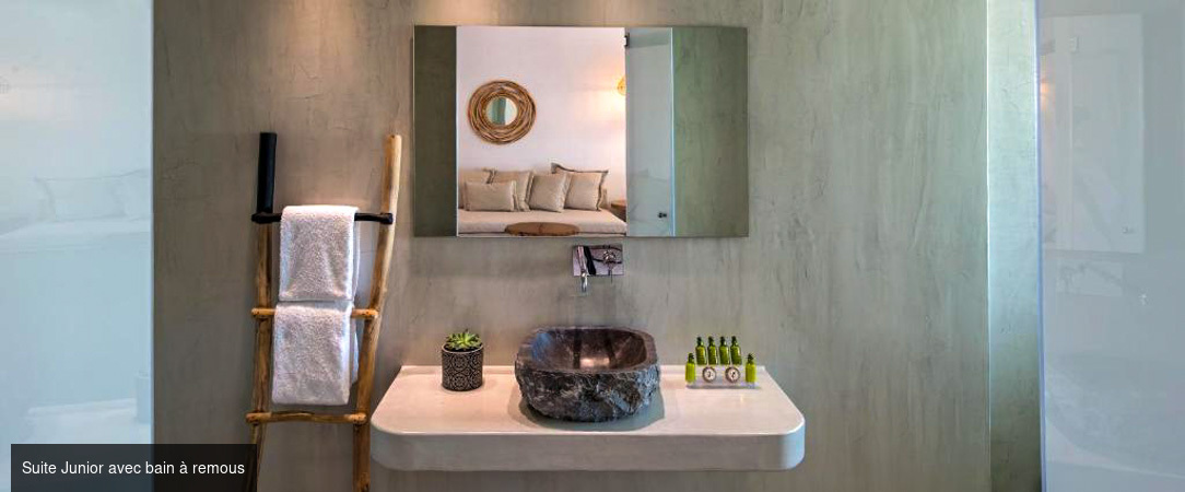 Casa Vitae Suites ★★★★★ - Retraite cycladique face à la plage volcanique de Kamari. - Santorin, Grèce