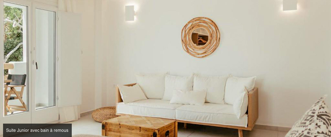 Casa Vitae Suites ★★★★★ - Retraite cycladique face à la plage volcanique de Kamari. - Santorin, Grèce