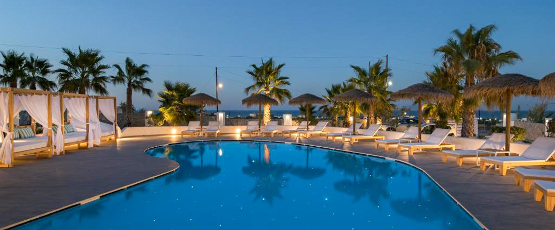 Casa Vitae Suites ★★★★★ - Retraite cycladique face à la plage volcanique de Kamari. - Santorin, Grèce