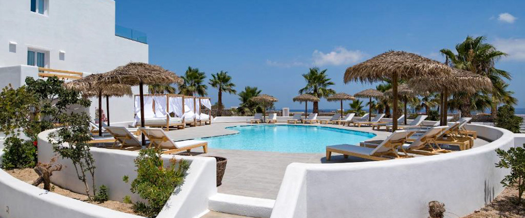 Casa Vitae Suites ★★★★★ - Retraite cycladique face à la plage volcanique de Kamari. - Santorin, Grèce