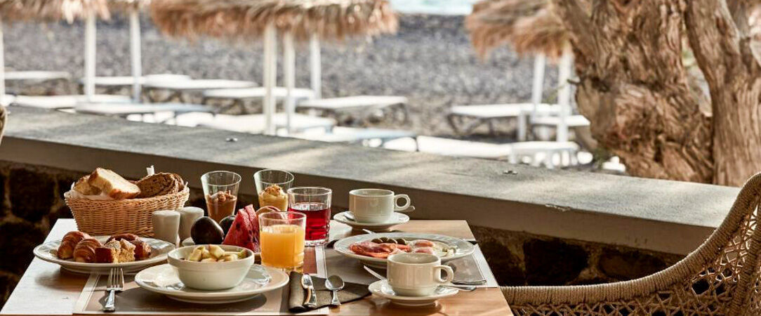Costa Grand Resort & Spa ★★★★★ - Escapade volcanique en demi-pension, en bord de plage à Santorin. - Santorin, Grèce