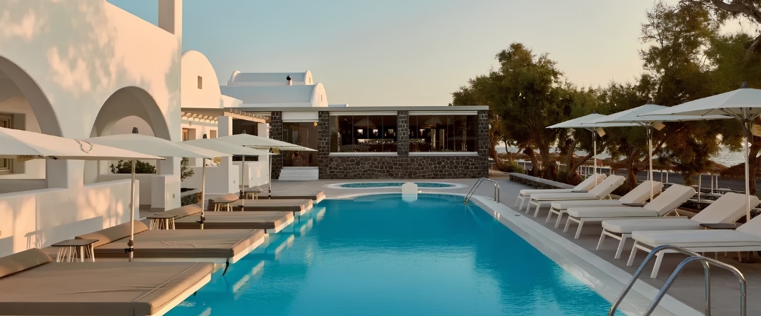Costa Grand Resort & Spa ★★★★★ - Escapade volcanique en demi-pension, en bord de plage à Santorin. - Santorin, Grèce