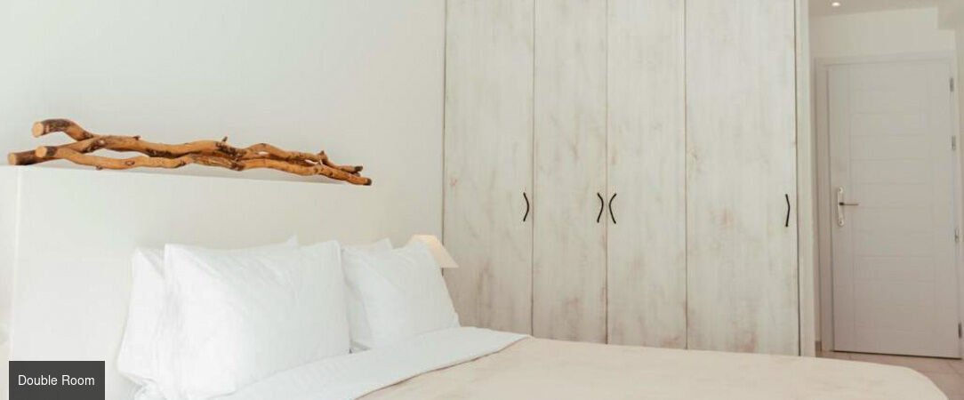 Cavo Bianco Boutique Hotel & Spa ★★★★★ - Écrin blanc cycladique face à une plage noire de Santorin. - Santorini, Greece