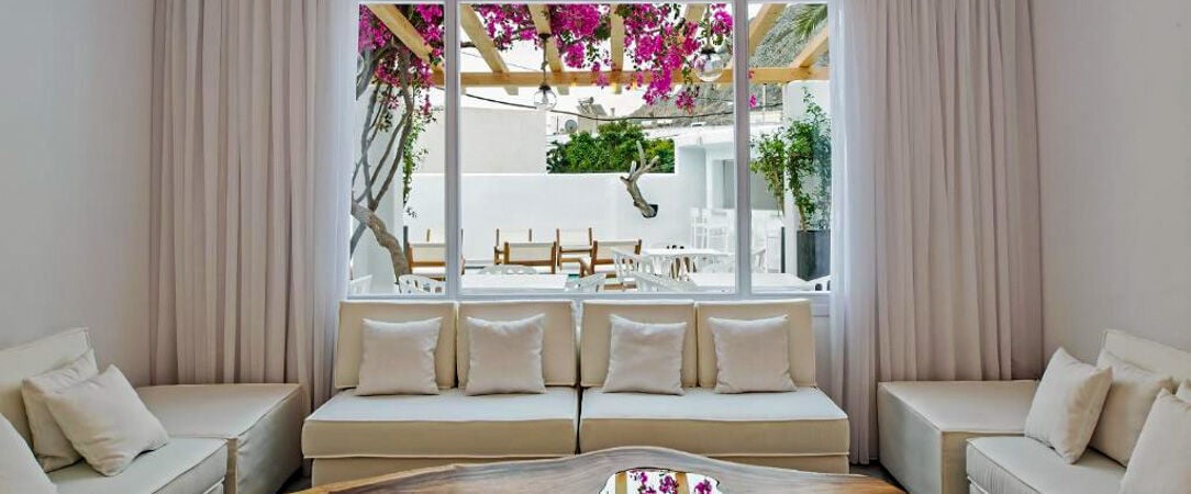 Cavo Bianco Boutique Hotel & Spa ★★★★★ - Écrin blanc cycladique face à une plage noire de Santorin. - Santorin, Grèce