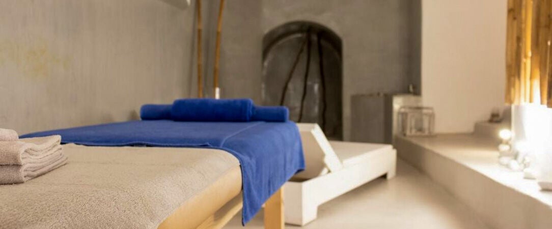 Cavo Bianco Boutique Hotel & Spa ★★★★★ - Écrin blanc cycladique face à une plage noire de Santorin. - Santorin, Grèce
